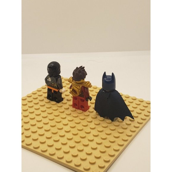 LEGO Minifigure Mixed Lot of 3 Batman  Head Gear C0497 - Picture 6 of 10